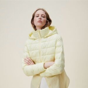 Zara Women's Light Yellow Puffer Jacket